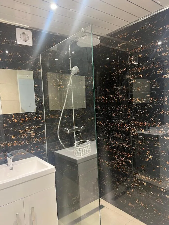 Montreal House Apartment Ilford United Kingdom